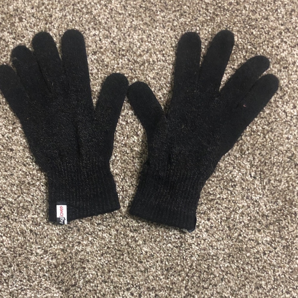 Cozy Black Knit Gloves